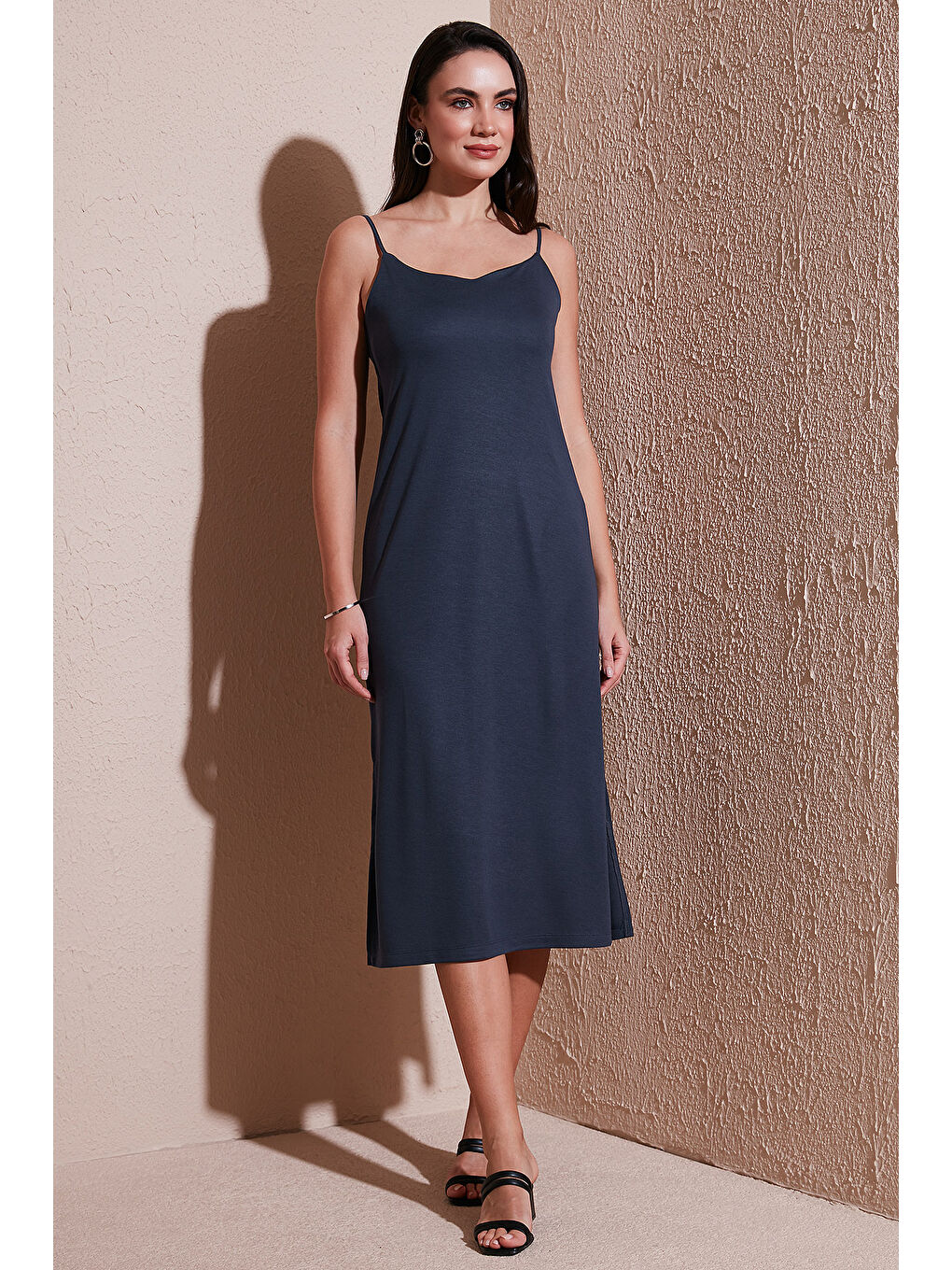 Gri Regular Fit İp Askılı Yırtmaç Detaylı Midi Kadın Elbise 5866128-2