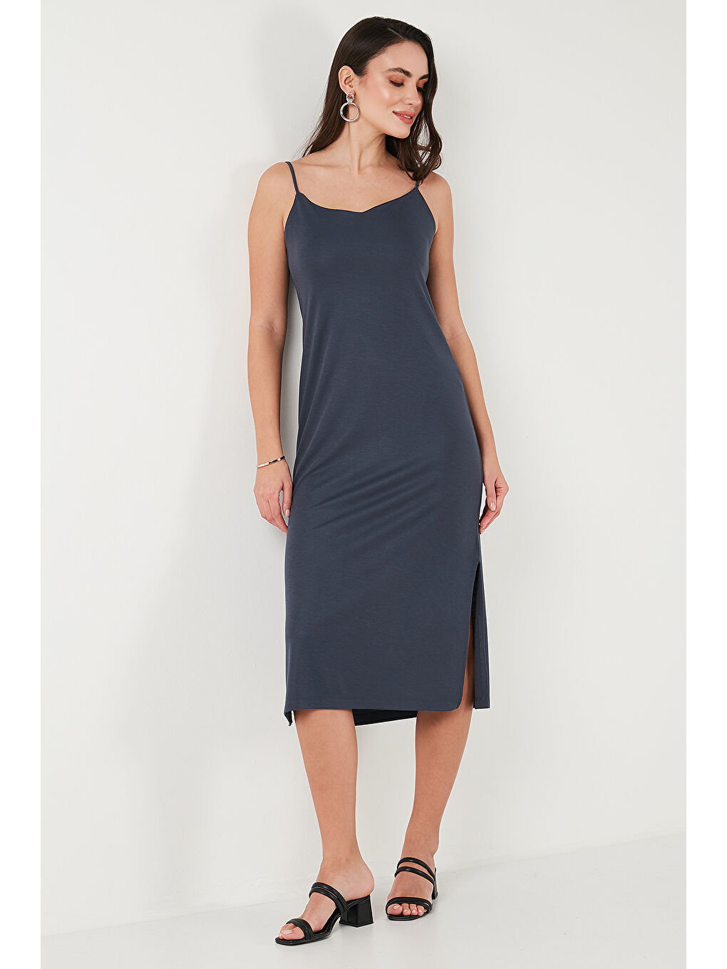 Gri Regular Fit İp Askılı Yırtmaç Detaylı Midi Kadın Elbise 5866128-4