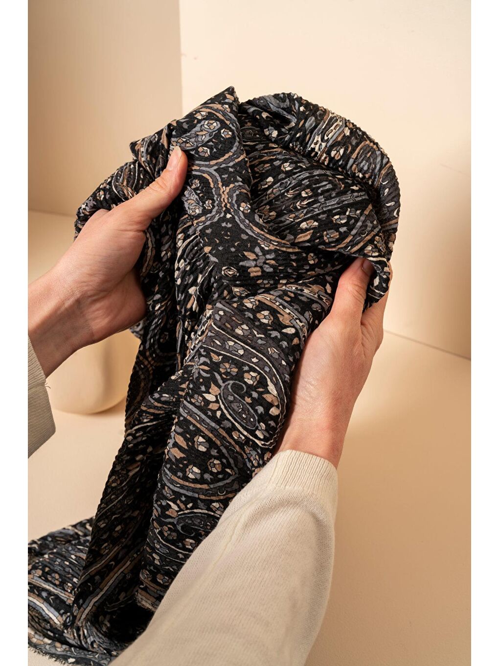 Antrasit Kadın Etnik Desen Bürümcük Şal-2