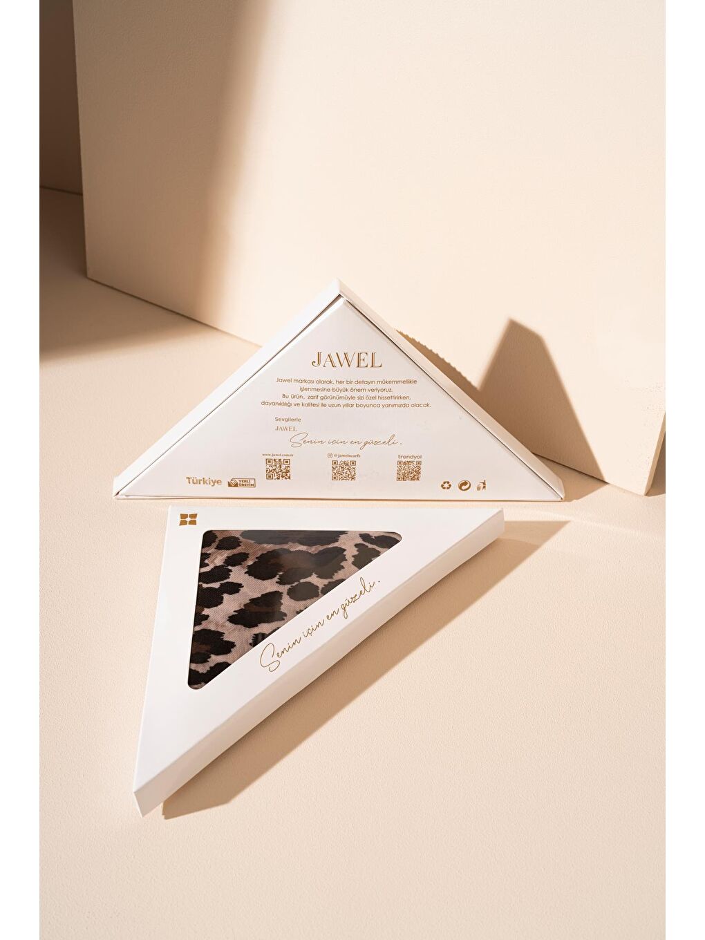 Siyah Kadın Leoparlı Soft Eşarp-1