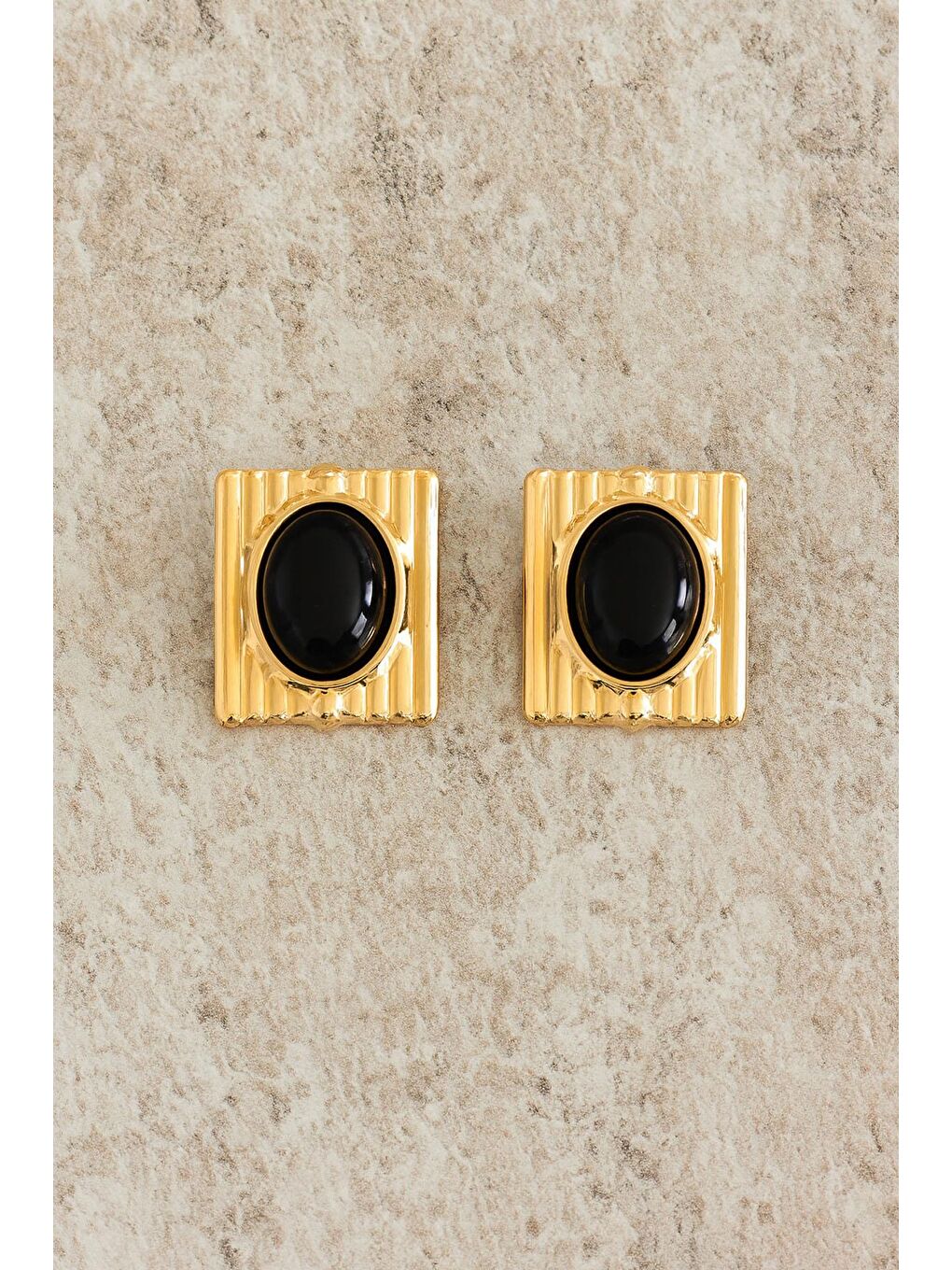 Sarı Gold Detaylı Siyah Mineli Büyük Vintage Küpe-1