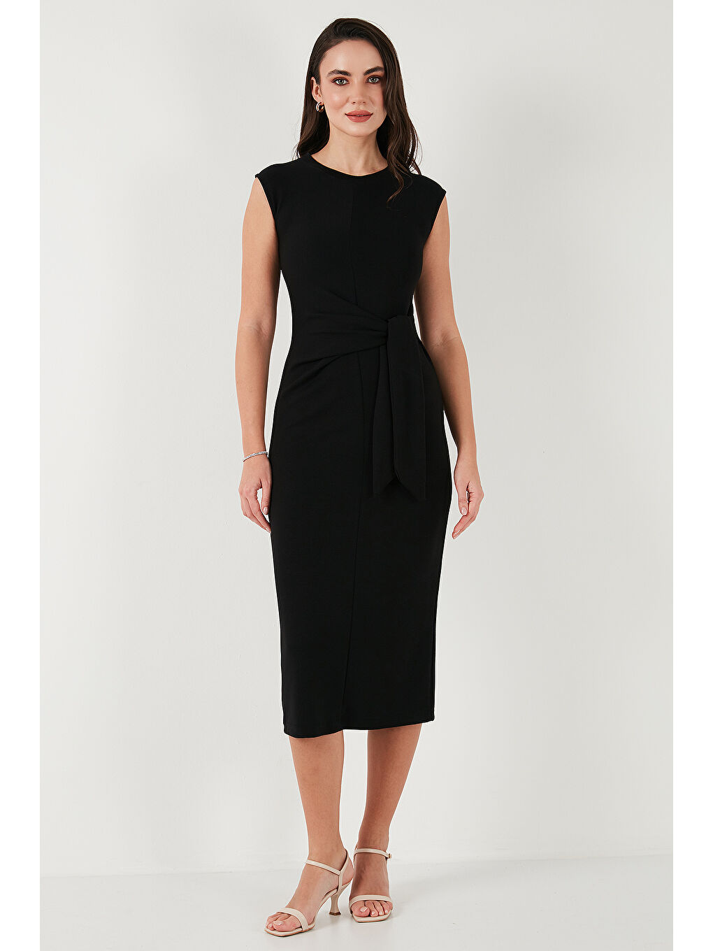 Siyah Slim Fit Bisiklet Yaka Bağlama Detaylı Midi Kadın Elbise 5866164-1
