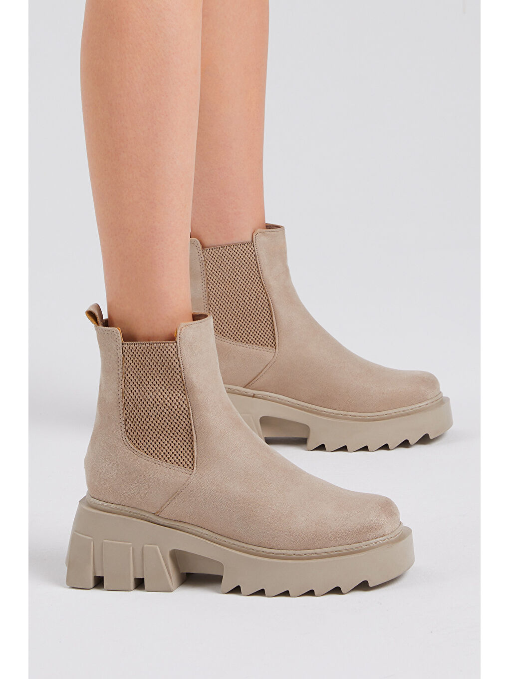 Bej Kadın Krem Süet Rahat Kalıp Kalın Taban Lastikli Bot-1