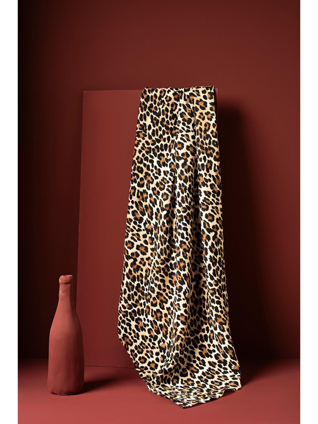 Siyah Kadın Leoparlı Bürümcük Eşarp