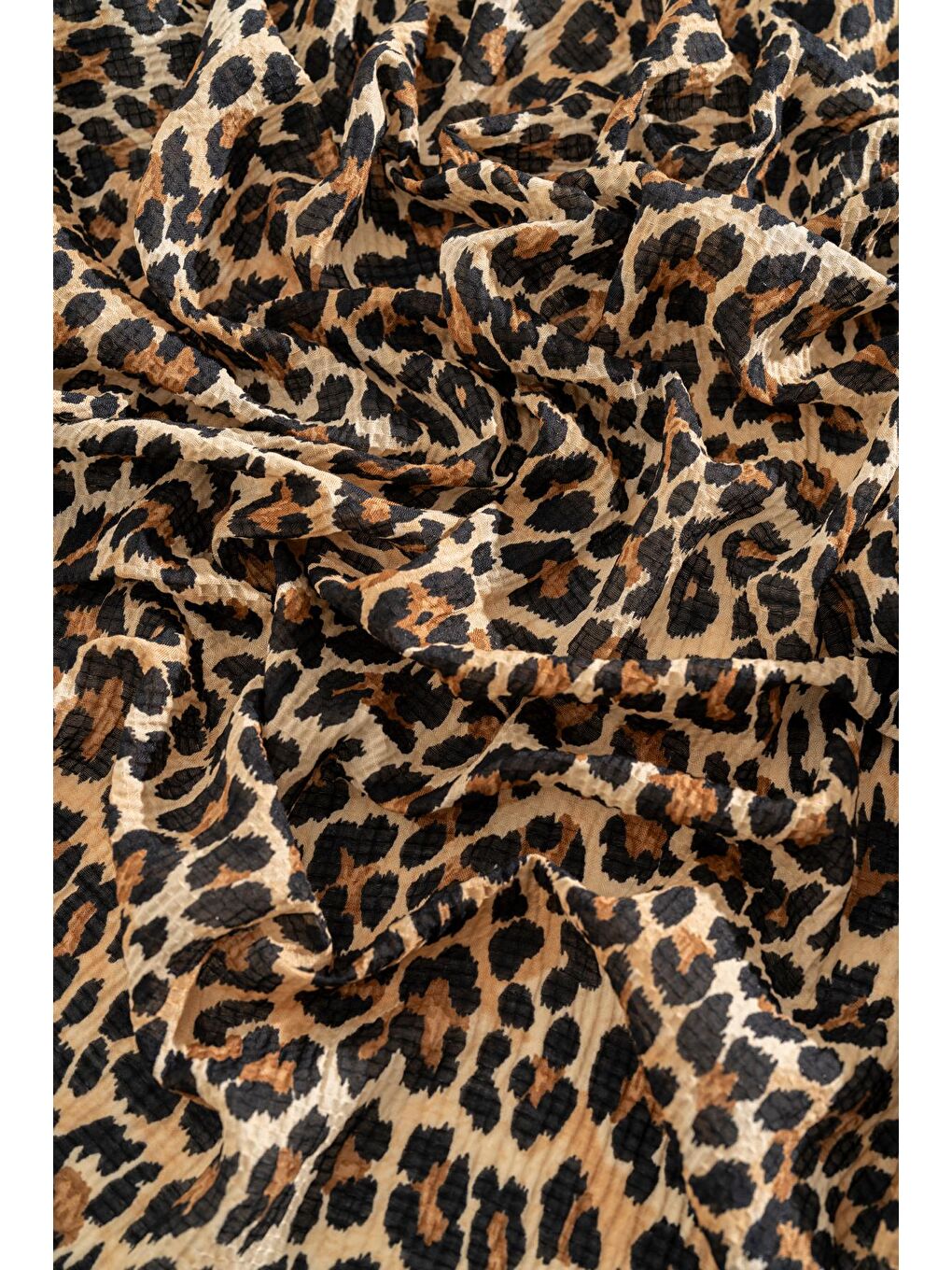 Siyah Kadın Leoparlı Bürümcük Eşarp-1