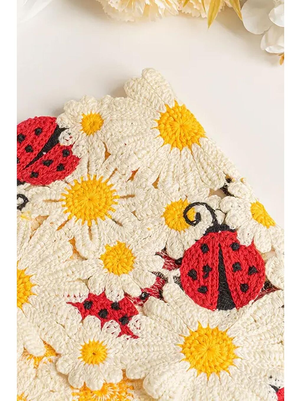 Beyaz Daisy Örgü Üçgen Bandana-4