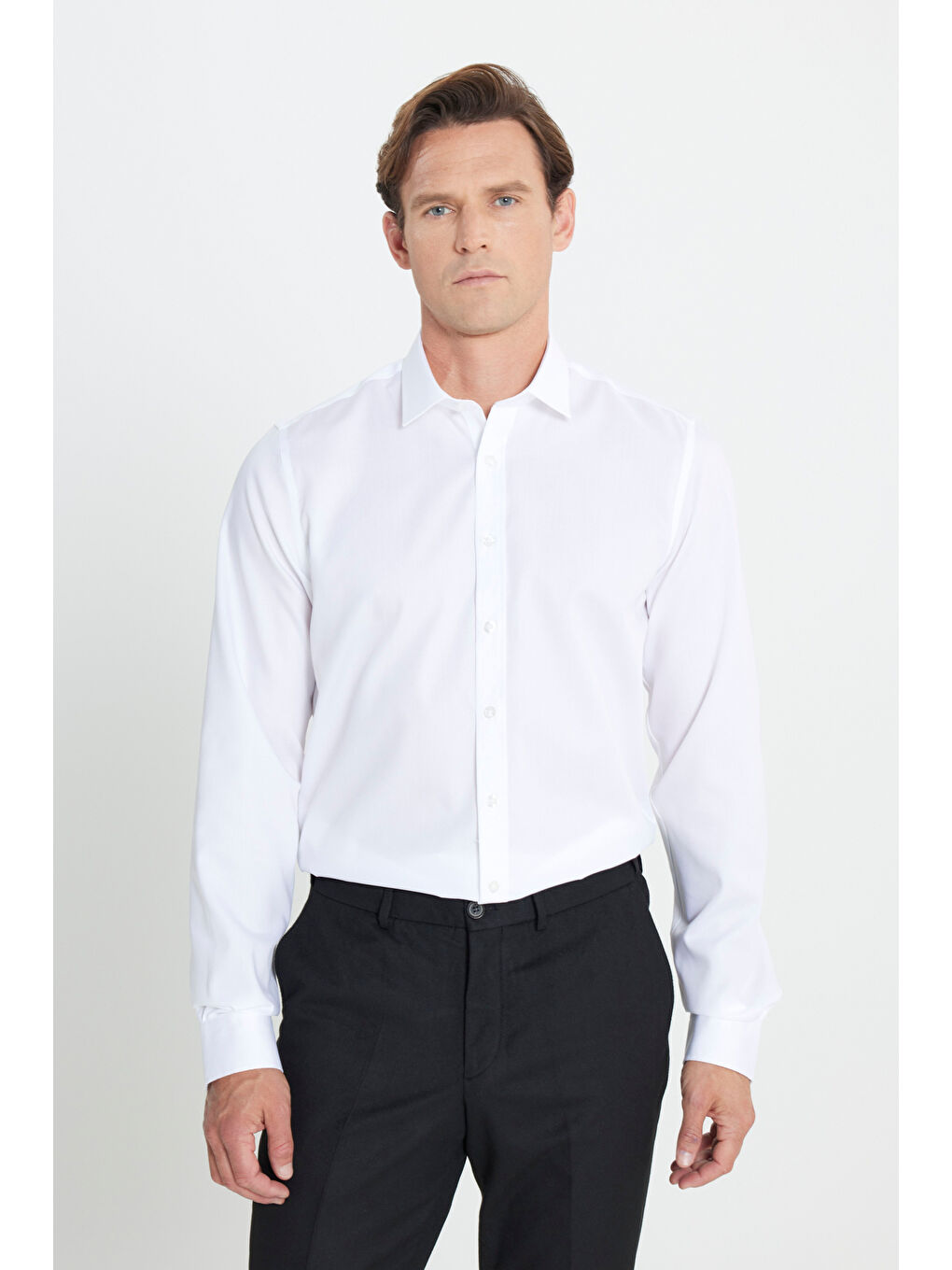 Erkek Beyaz Ütü Gerektirmeyen Taılored Slim Fit Dar Kesim Klasik Yaka %100Pamuk Non-Iron Gömlek