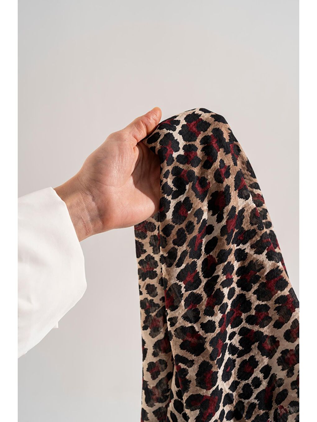 Bordo Kadın Leoparlı Bürümcük Eşarp-2