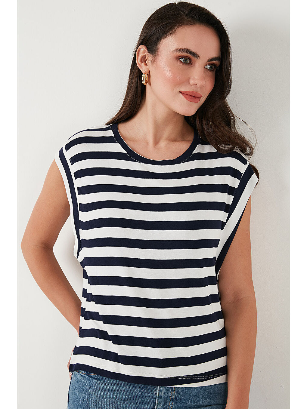 Lacivert Çizgili Oversize Fit Bisiklet Yaka Kadın T Shirt 5866103-5