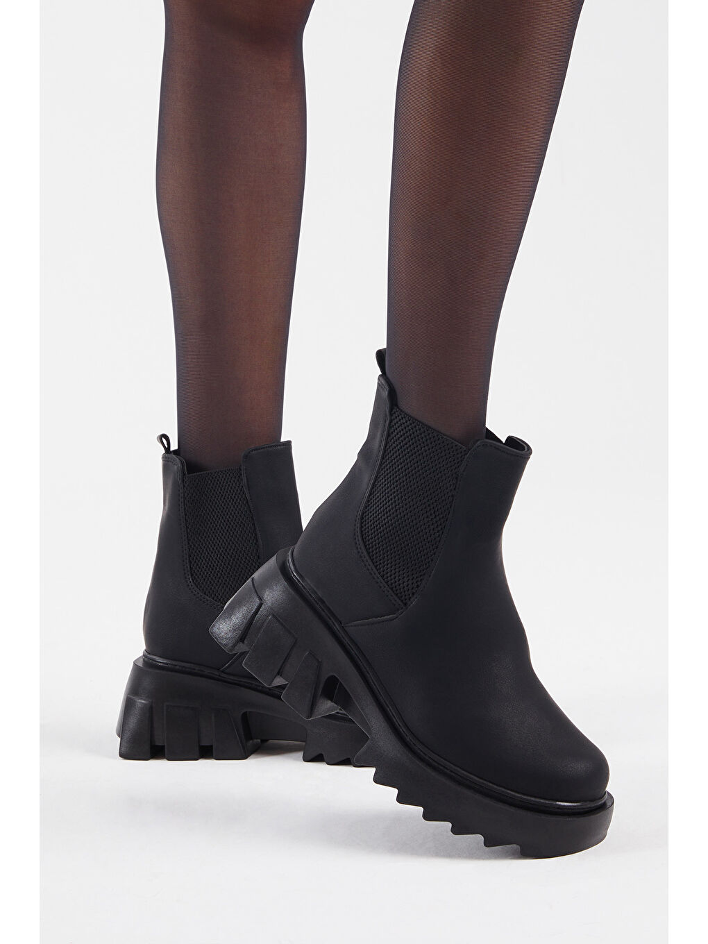 Kadın Siyah Cilt Rahat Kalıp Kalın Taban Lastikli Bot-2