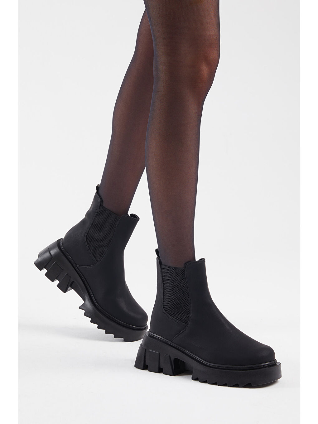 Kadın Siyah Cilt Rahat Kalıp Kalın Taban Lastikli Bot-3