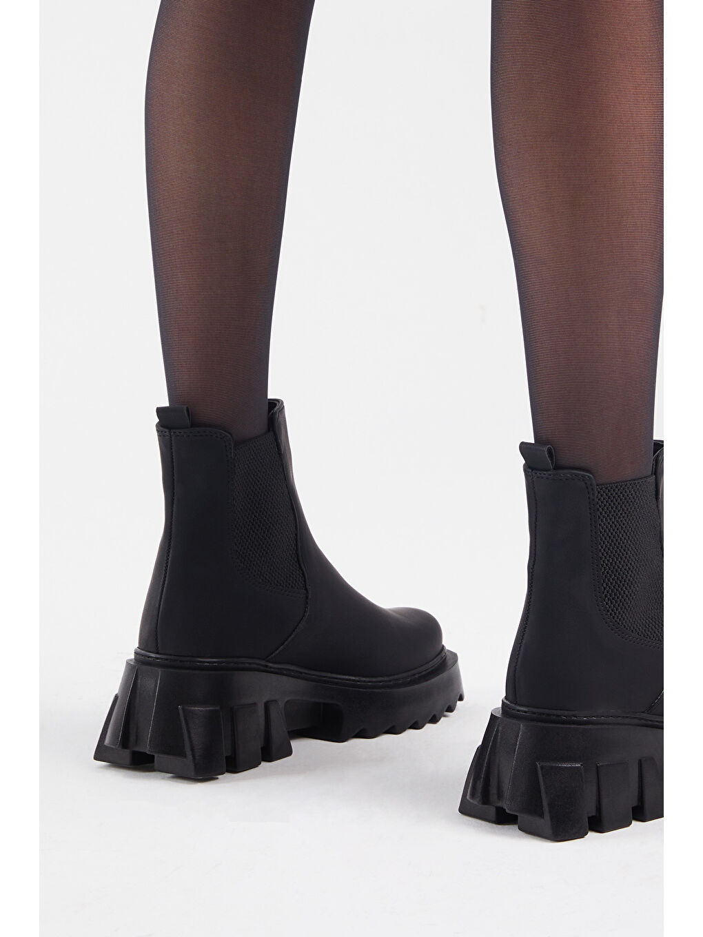 Kadın Siyah Cilt Rahat Kalıp Kalın Taban Lastikli Bot-4