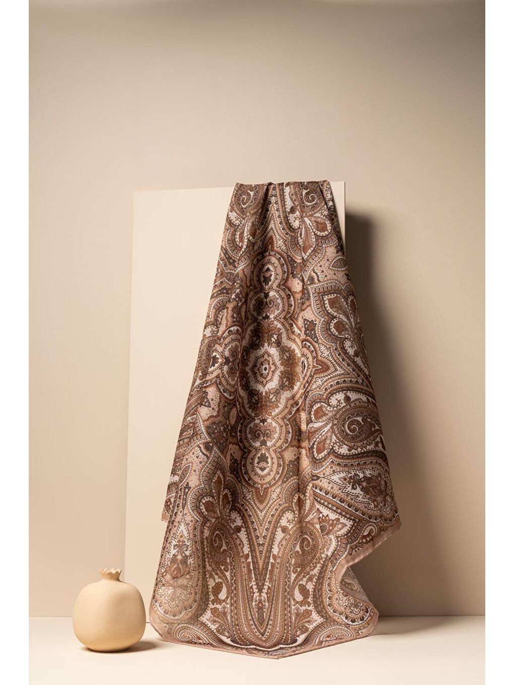 Kahverengi Kadın Pamuksu Etnik Desenli Soft Eşarp