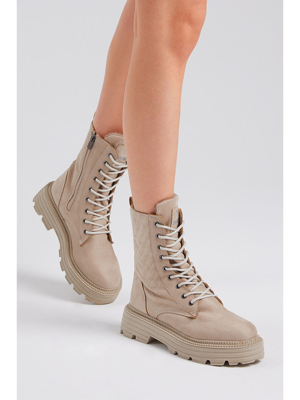 Bej Kadın Krem Süet Kalın Taban Nakışlı Bağcıklı ve Fermuarlı Bot-3