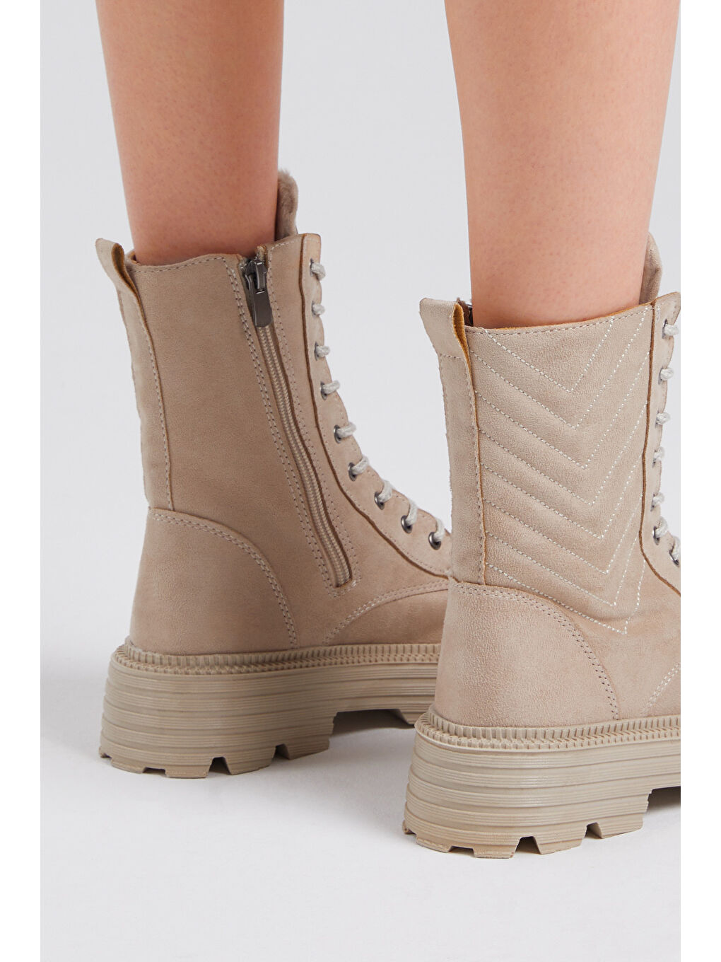 Bej Kadın Krem Süet Kalın Taban Nakışlı Bağcıklı ve Fermuarlı Bot-5