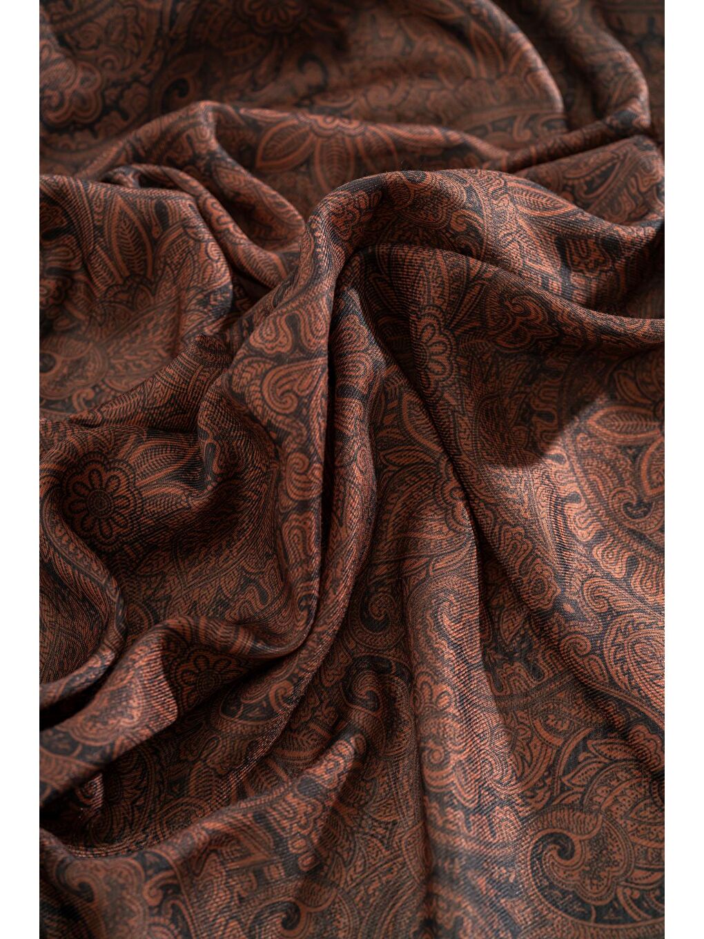 Kahverengi Kadın Etnik Desen Soft Eşarp Hattena-2