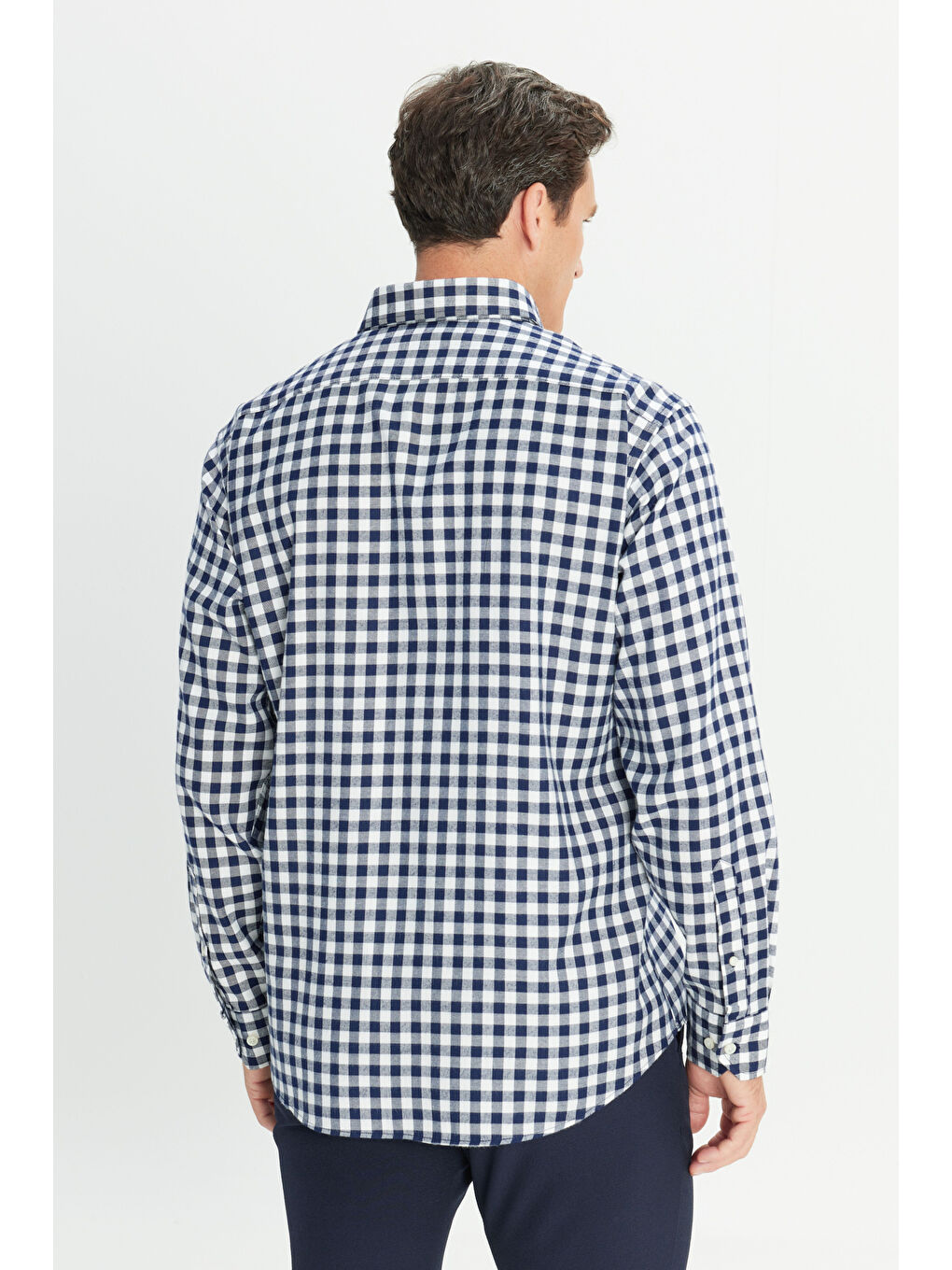 Erkek Lacivert-Beyaz Pamuklu Flanel Comfort Fit Rahat Kesim Düğmeli Yaka Kareli Gömlek-4