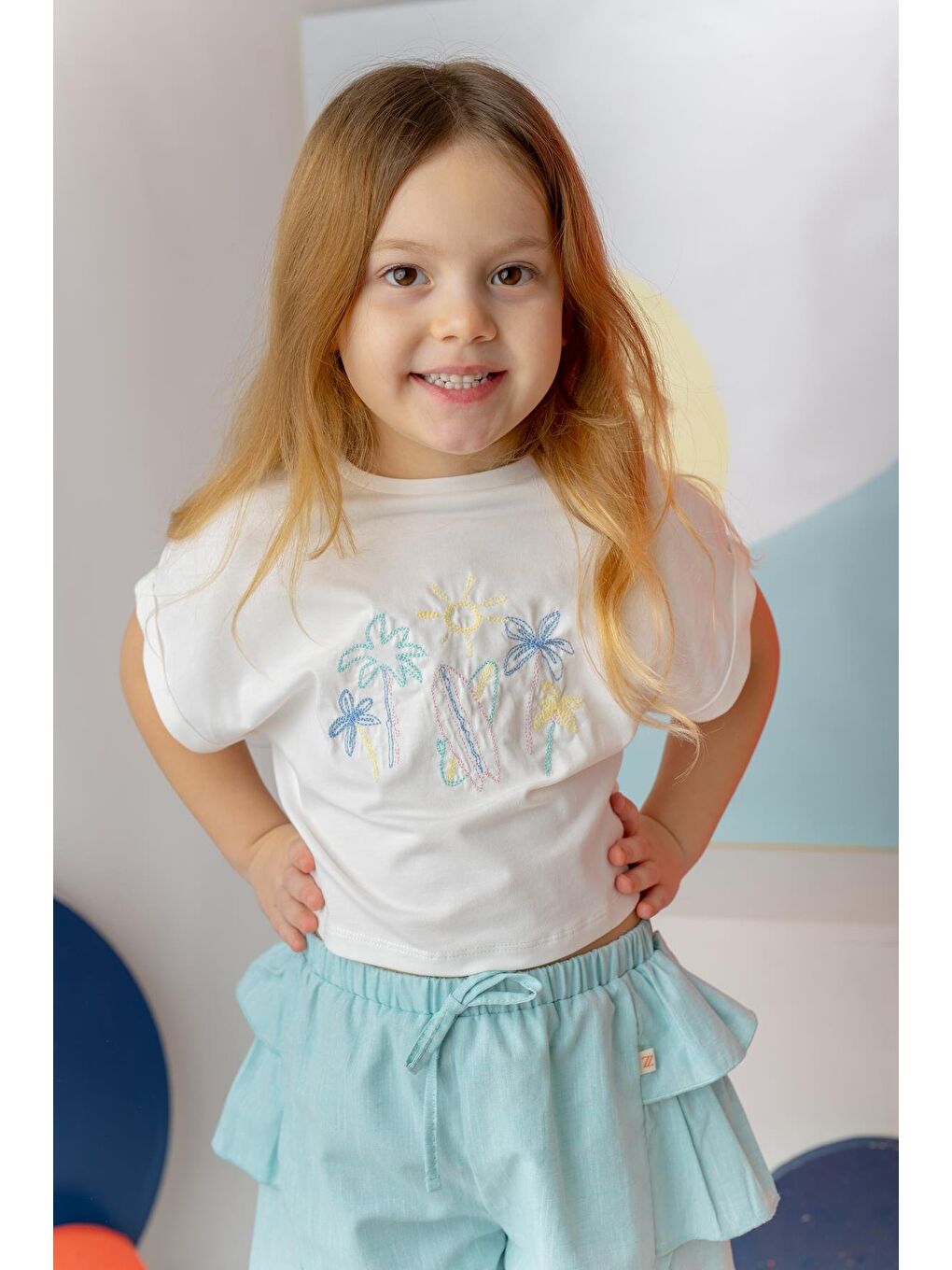 Kız Çocuk Nakış Detaylı Crop T-Shirt - Ekru