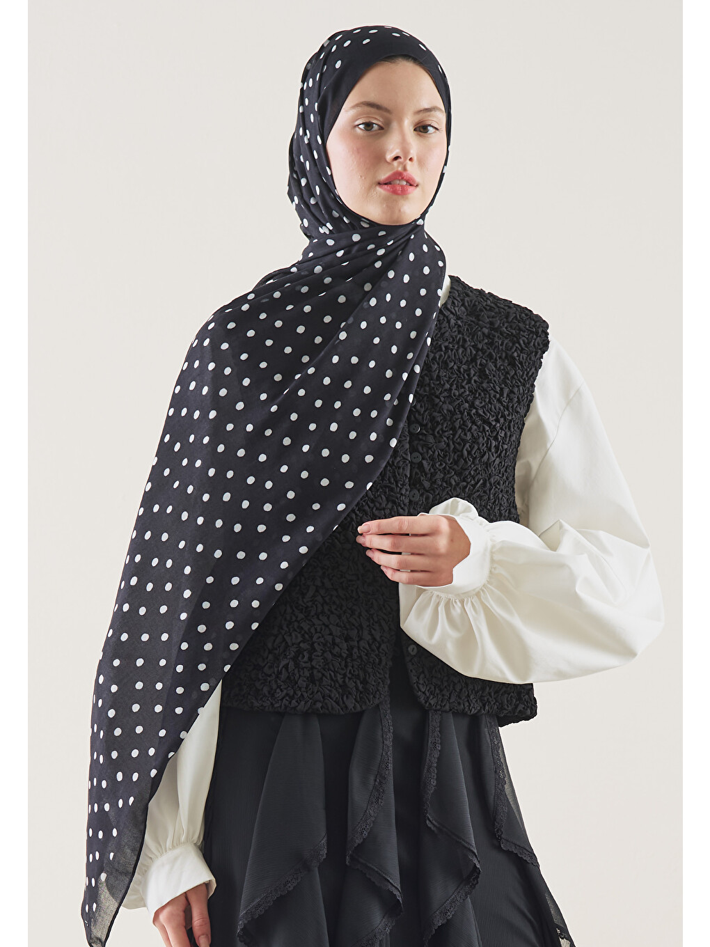 Siyah Small Polka Dots Desen Rami Şal-2