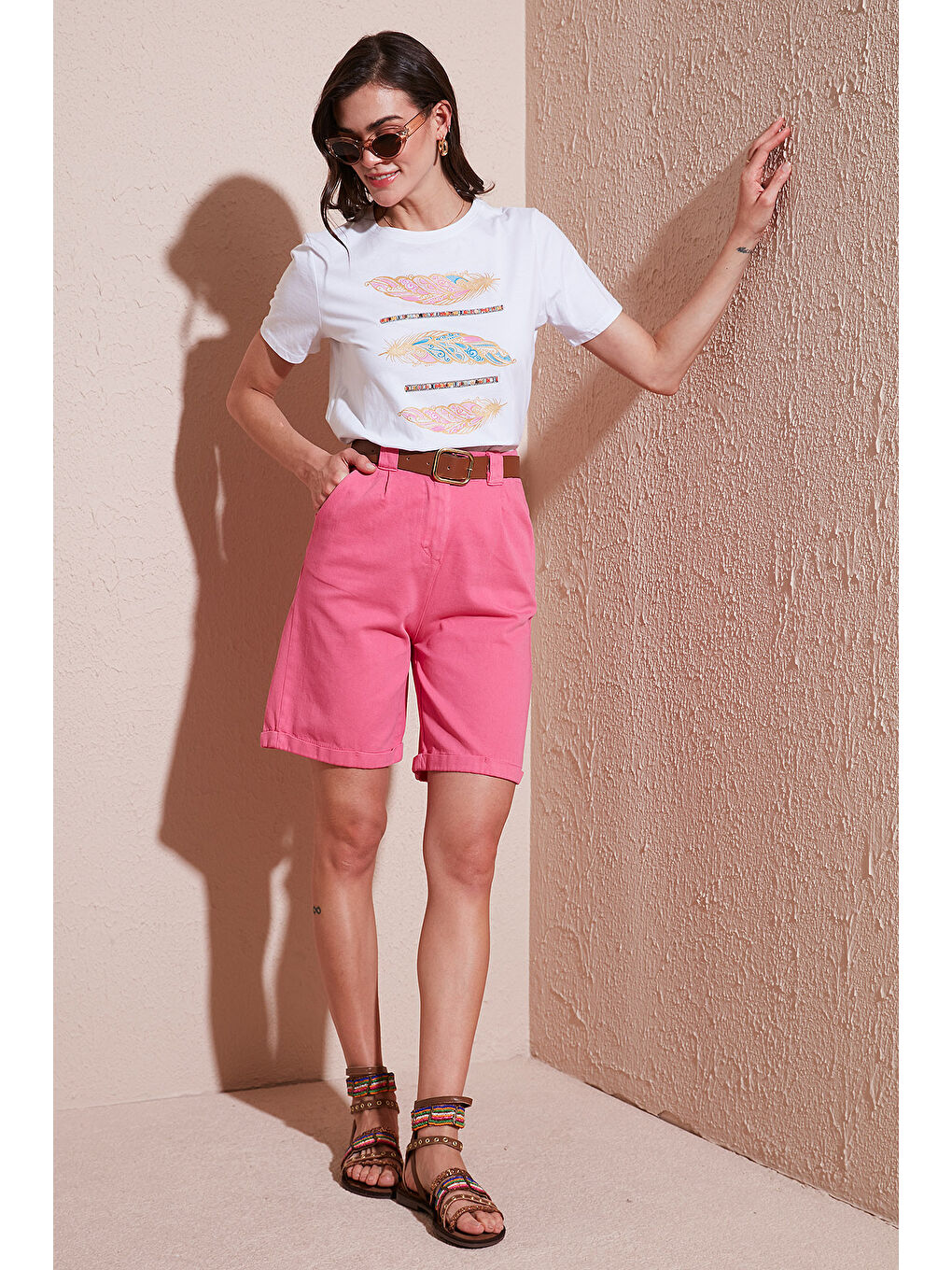 Fuşya Pamuklu Relaxed Fit Yüksel Bel Kemerli Gabardin Short 668Yp4710