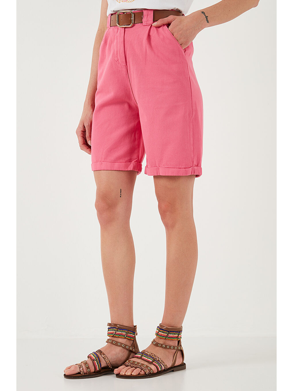 Fuşya Pamuklu Relaxed Fit Yüksel Bel Kemerli Gabardin Short 668Yp4710-5