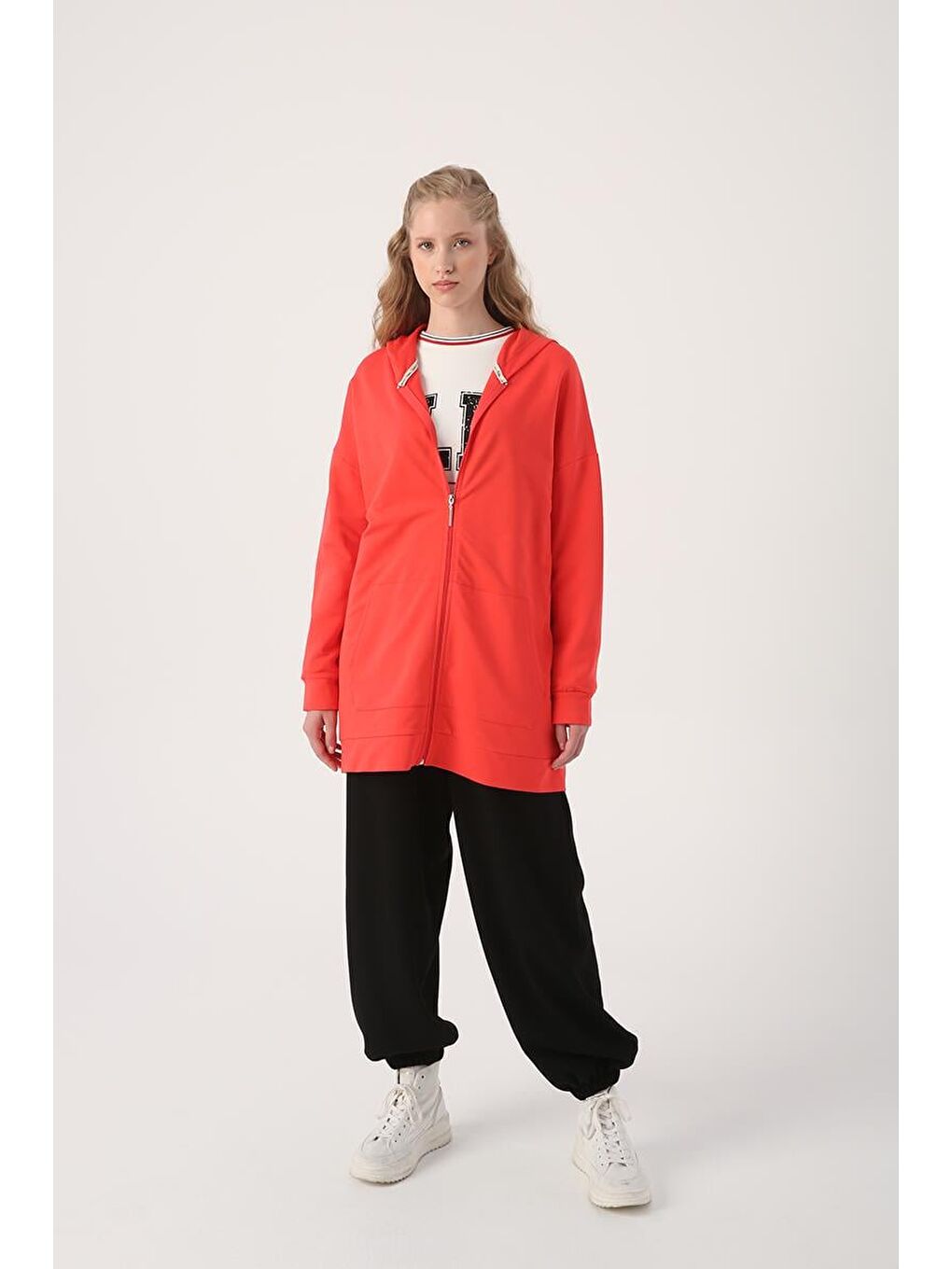 Kırmızı Nar Çiçeği Kapüşonlu Fermuarlı Sweat Hırka