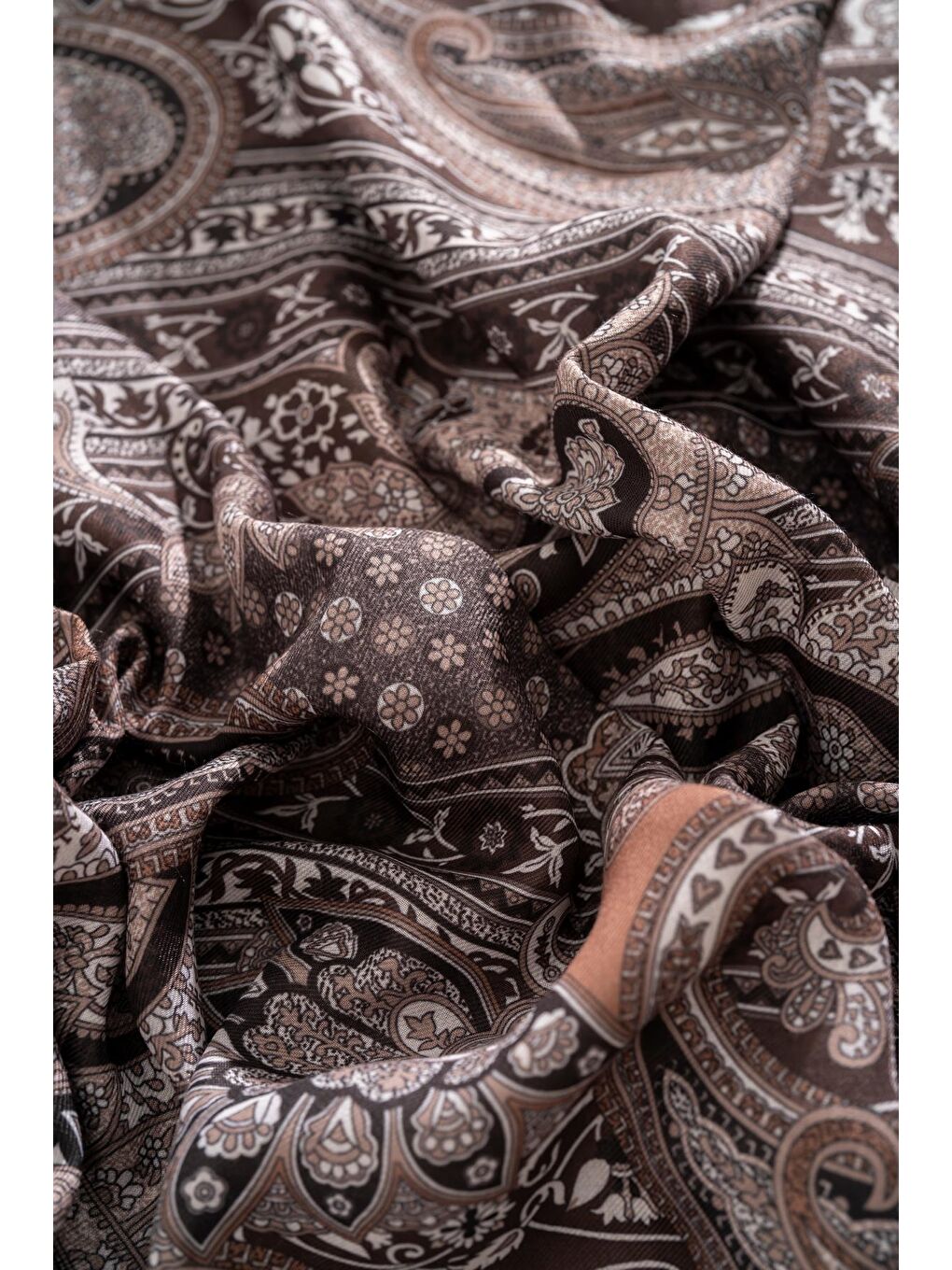 Ekru Kadın Etnik Desen Soft Şal Adessa-2