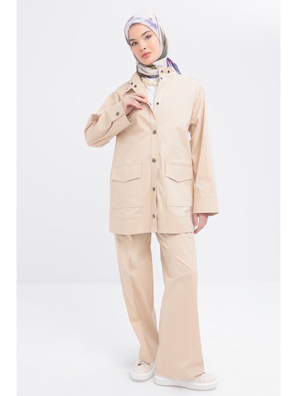 Bej-Büyük Cepli Hakim Yaka Ceket-1
