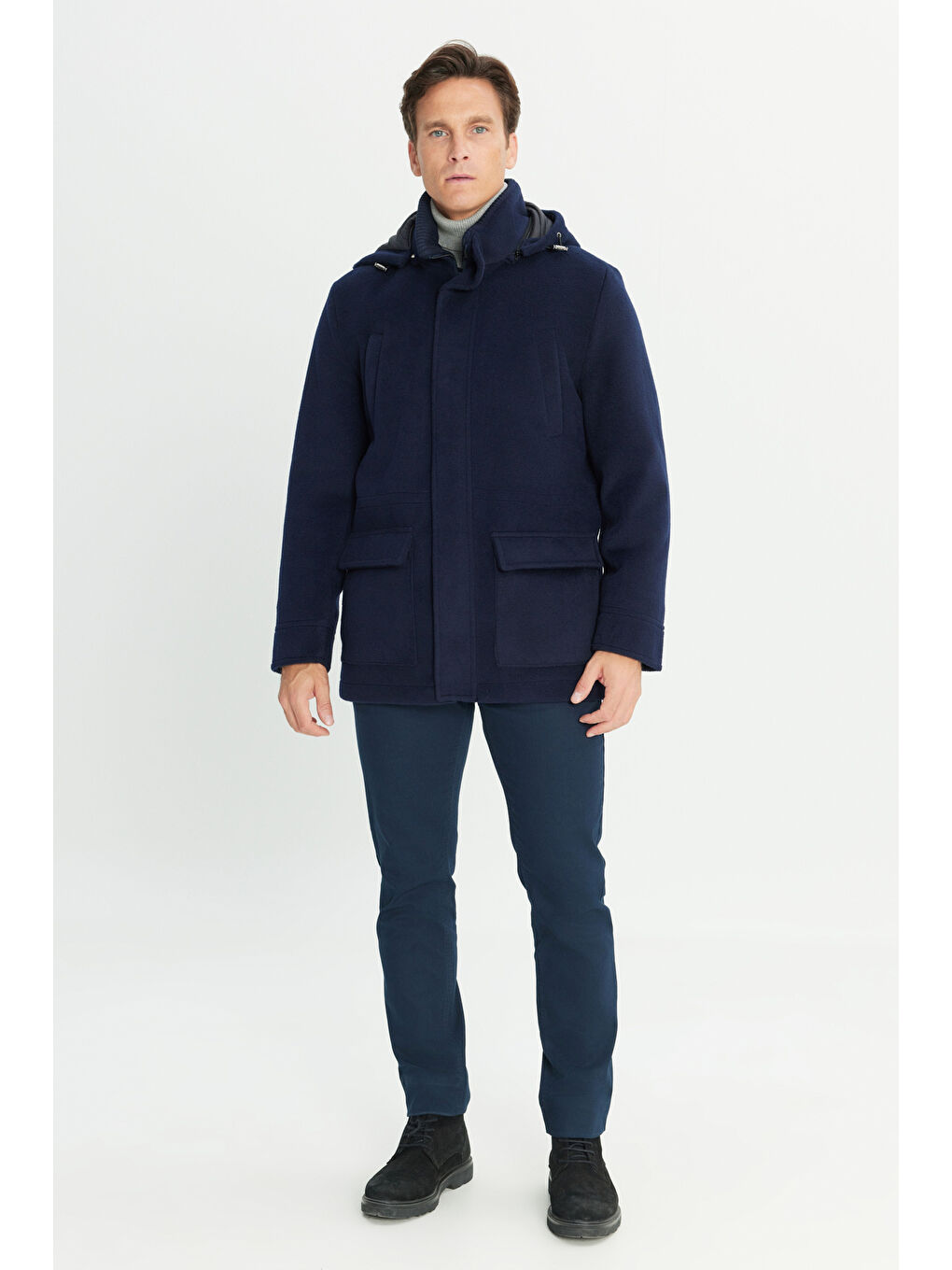 Erkek Lacivert Standart Fit Normal Kesim Kapüşon Çıkmalı Dik Yaka Torba Cepli Kaşe Kapüşonlu Kaban-1