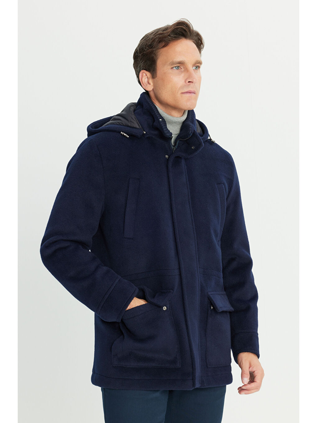 Erkek Lacivert Standart Fit Normal Kesim Kapüşon Çıkmalı Dik Yaka Torba Cepli Kaşe Kapüşonlu Kaban-2