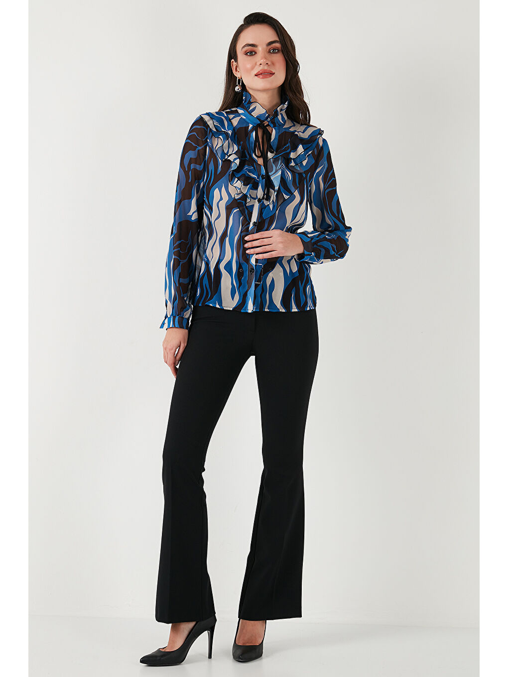 Mavi Desenli Bağlamalı V Yaka Şifon Kadın Gömlek 611Go0192-2