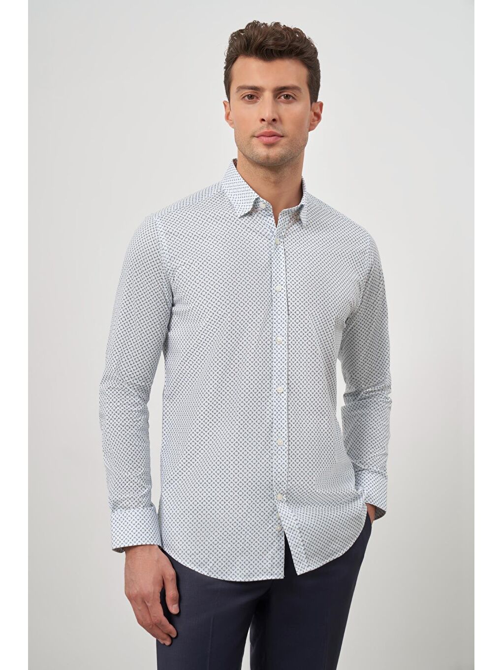 İMZA Beyaz Uzun Kol Perfectto Alttan Biritli Yaka Cepsiz Pamuklu Classic Slim Fit Gömlek 1004240259