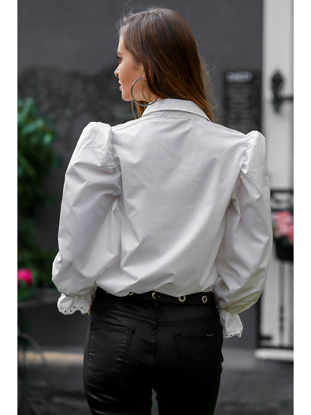 Kadın Siyah Sıfır Yaka Ajurlu Omuzları Fırfırlı Triko Kazak M10010800KZ99122-7