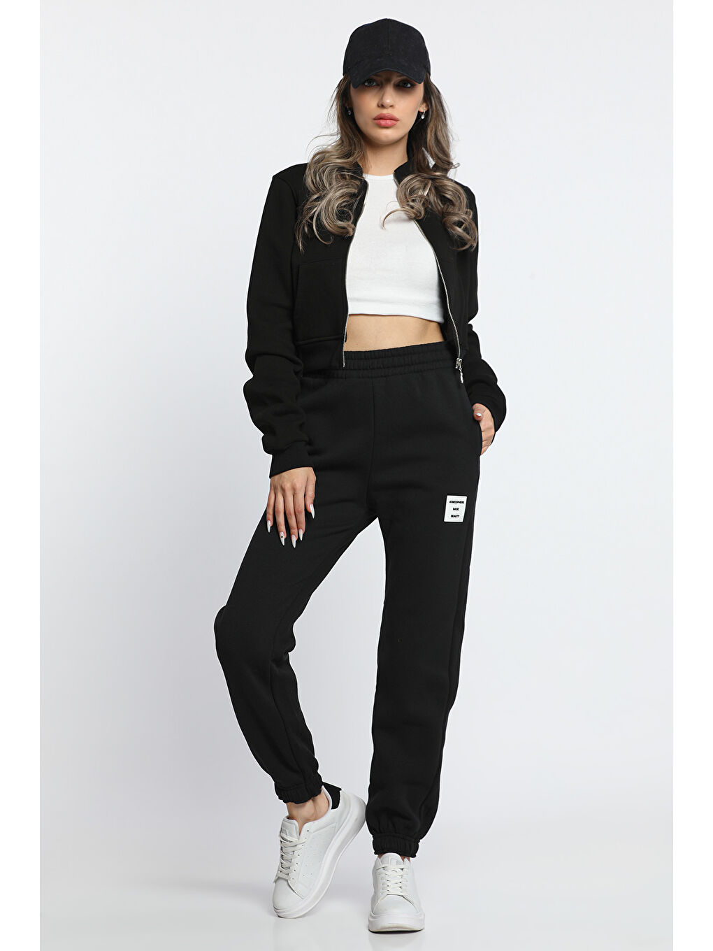 Siyah Kadın Şardonlu 3 İplik Cep Armalı Paça Lastikli Jogger Eşofman Altı-3