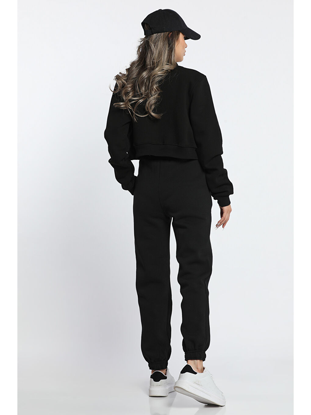 Siyah Kadın Şardonlu 3 İplik Cep Armalı Paça Lastikli Jogger Eşofman Altı-4