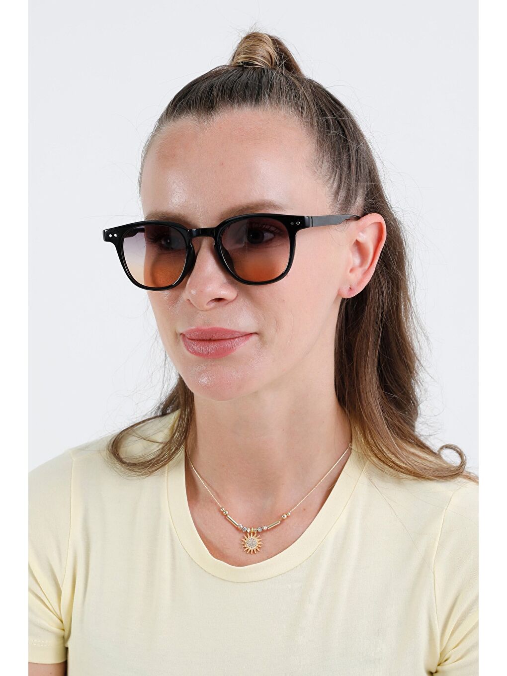 Kahverengi Metal Detaylı Çerçeveli Güneş Gözlüğü