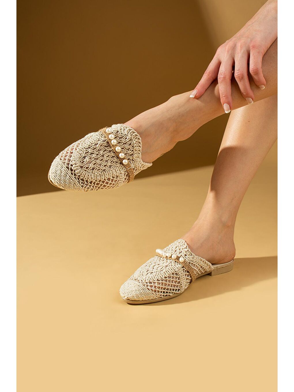 Bej Örgü Desen Dantelli İnci Taşlı Kadın Terlik 001-3-24-1