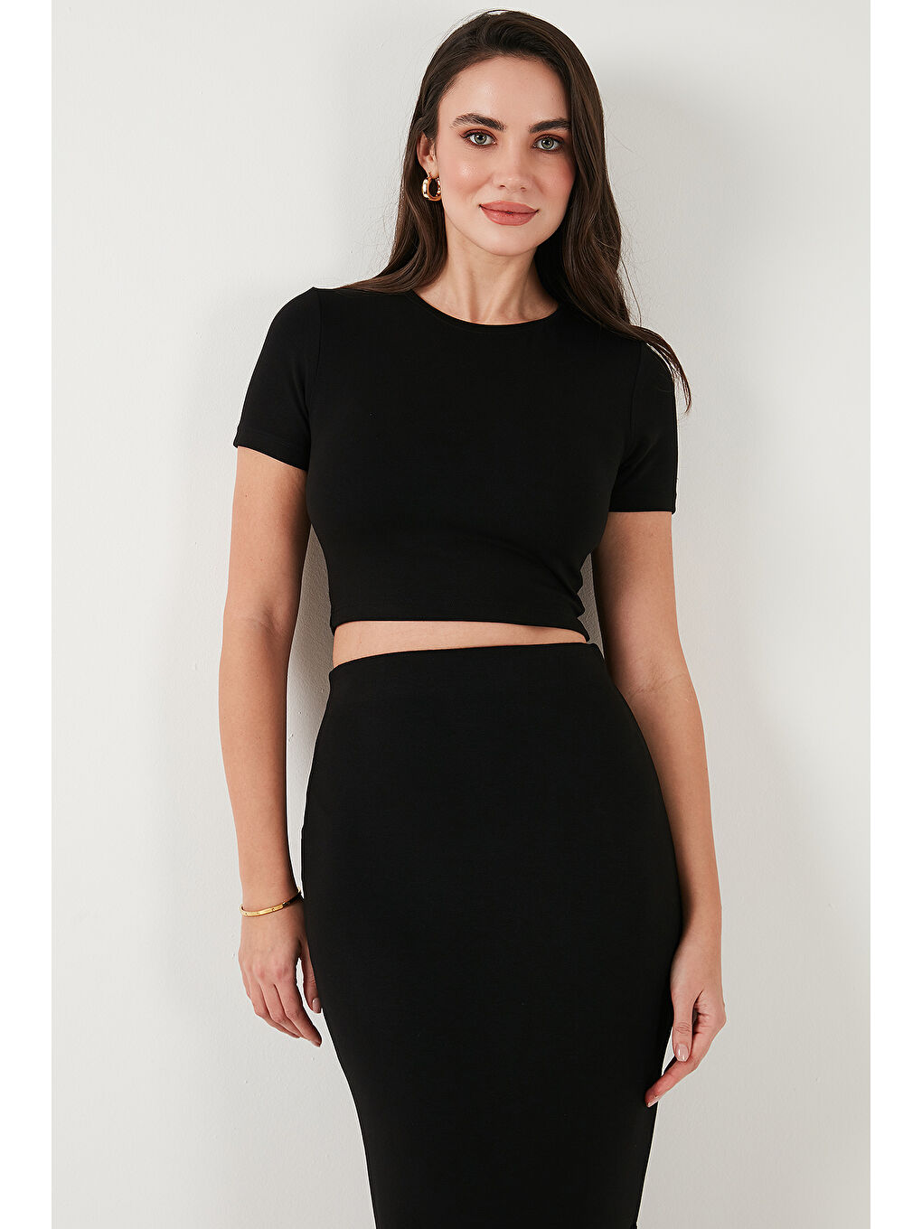 Siyah Slim Fit Yırtmaç Detaylı Uzun Etekli Crop Kadın Takım 5866148-4