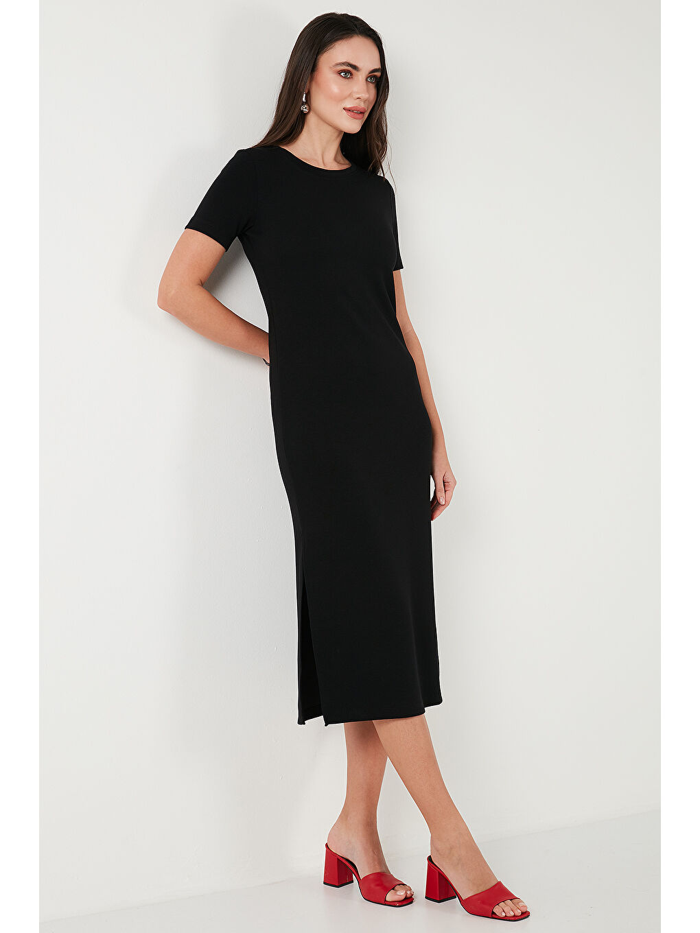 Siyah Regular Fit Bisiklet Yaka Yırtmaç Detaylı Midi Kadın Elbise 5866165-5