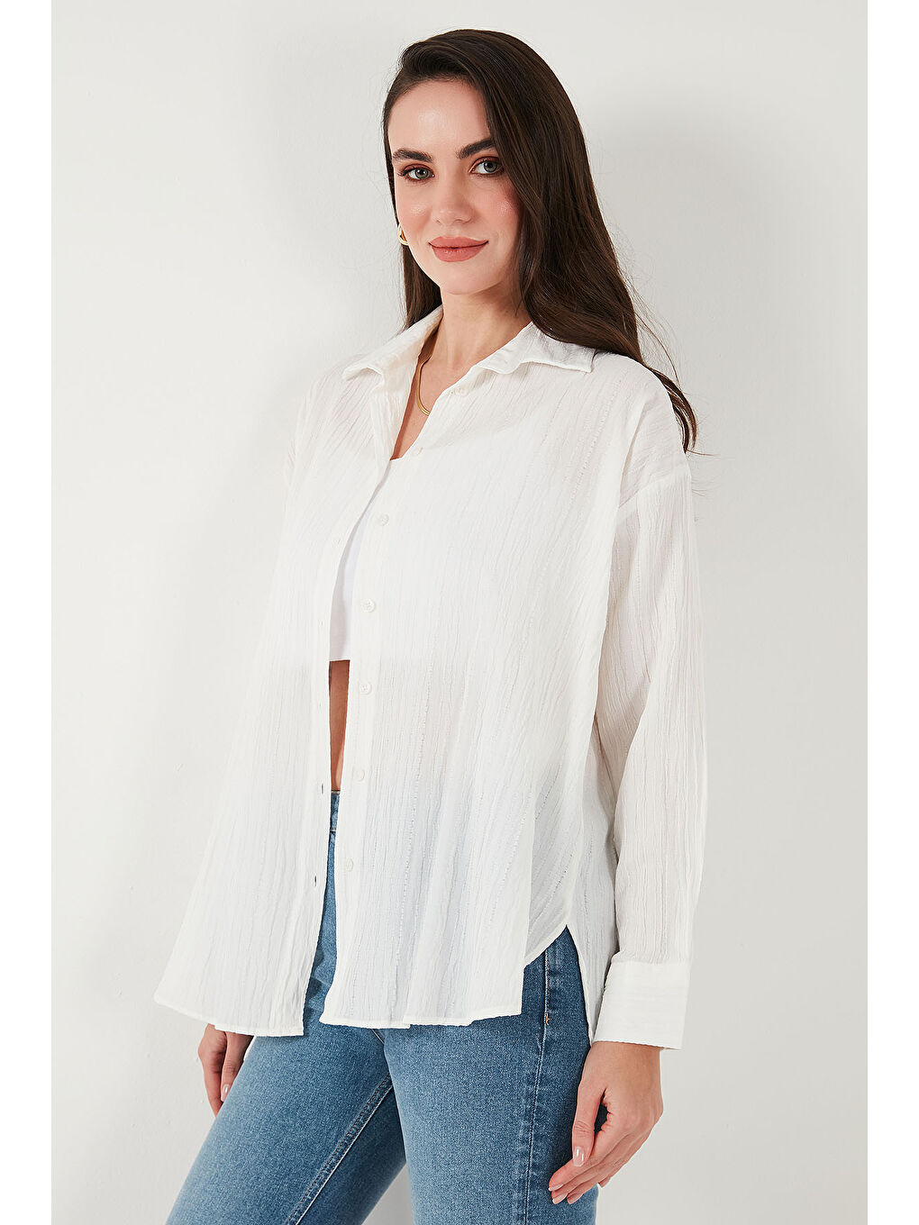 Beyaz Regular Fit Uzun Kollu Dokulu Kadın Gömlek 6772799-4