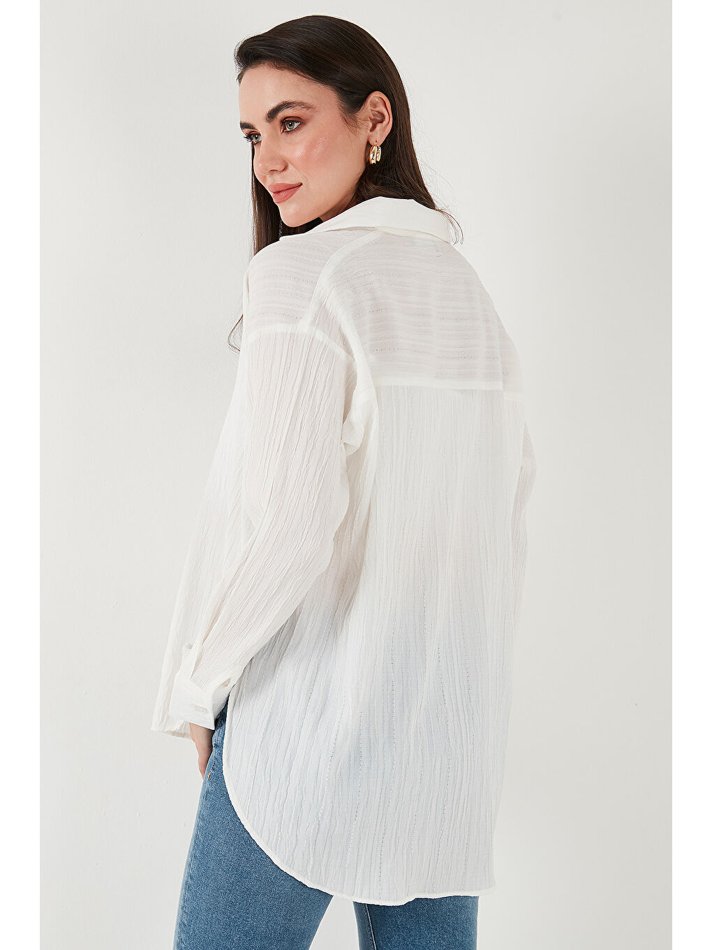 Beyaz Regular Fit Uzun Kollu Dokulu Kadın Gömlek 6772799-6