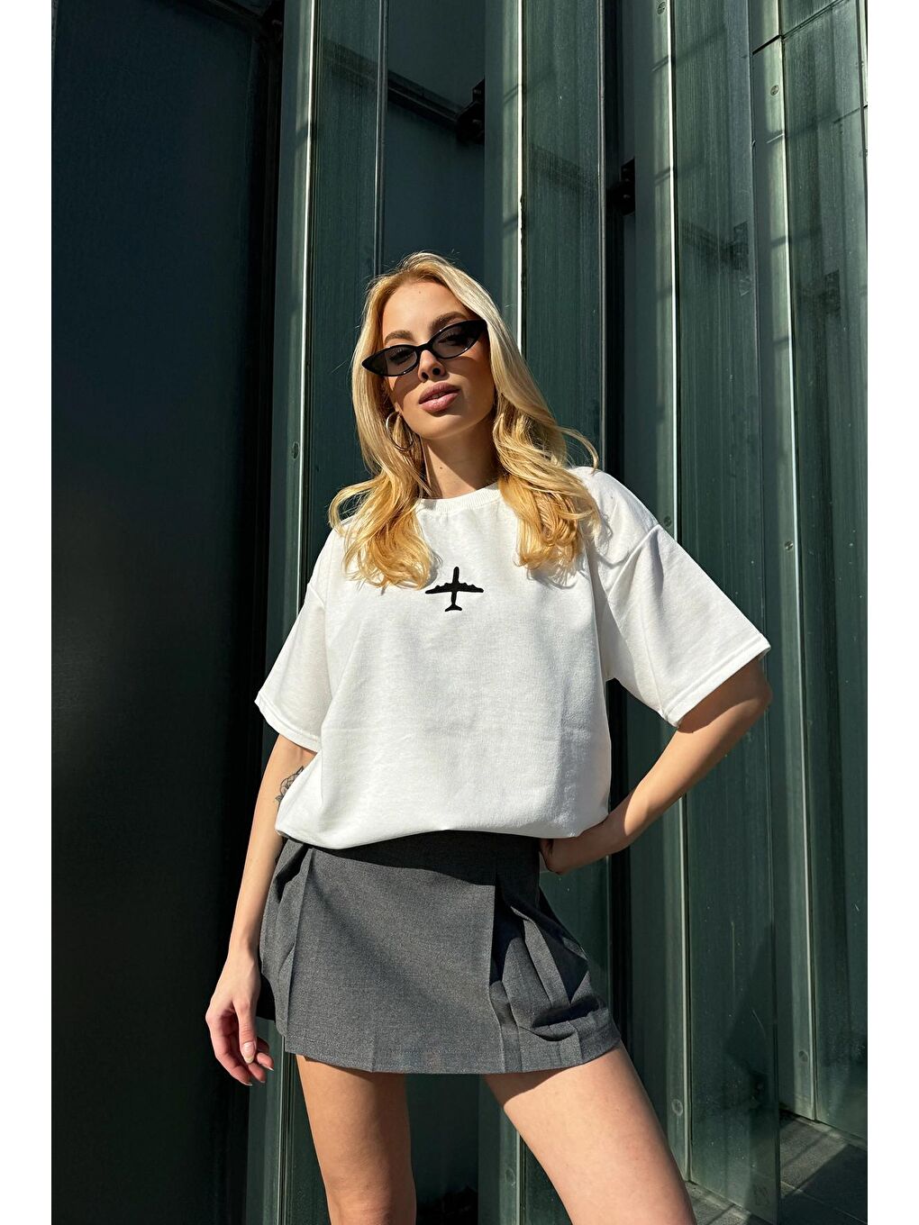 Beyaz Bisiklet Yaka Duble Kol Baskılı Unisex T-Shirt-1