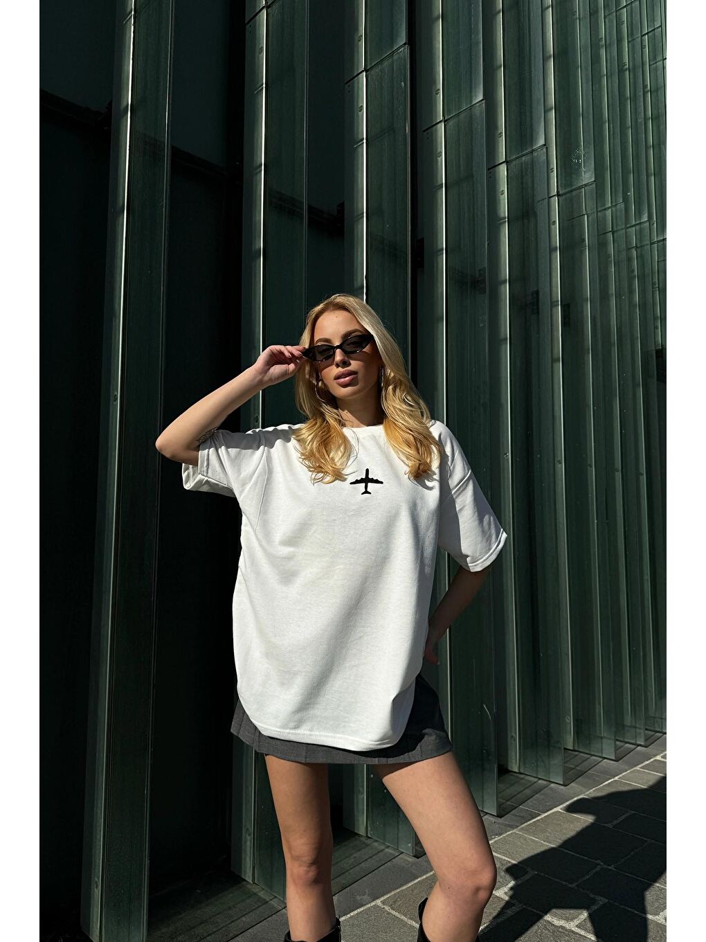 Beyaz Bisiklet Yaka Duble Kol Baskılı Unisex T-Shirt-2