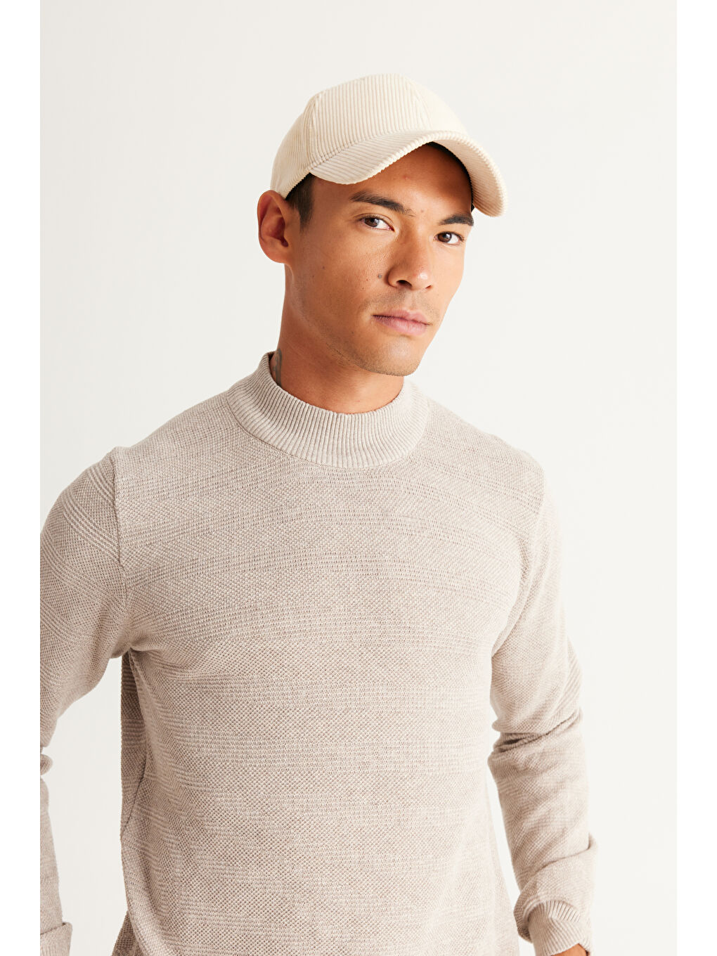 Erkek Bej Melanj Recycle Standart Fit Normal Kesim Yarım Balıkçı Yaka Pamuklu Jakarlı Triko Kazak-3