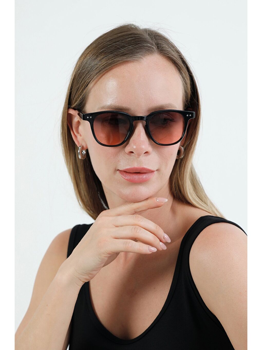 Pembe Metal Detaylı Çerçeveli Güneş Gözlüğü