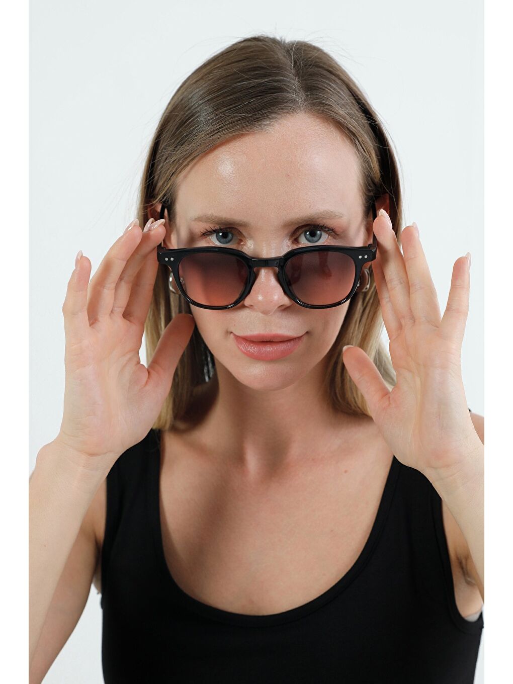 Pembe Metal Detaylı Çerçeveli Güneş Gözlüğü-2