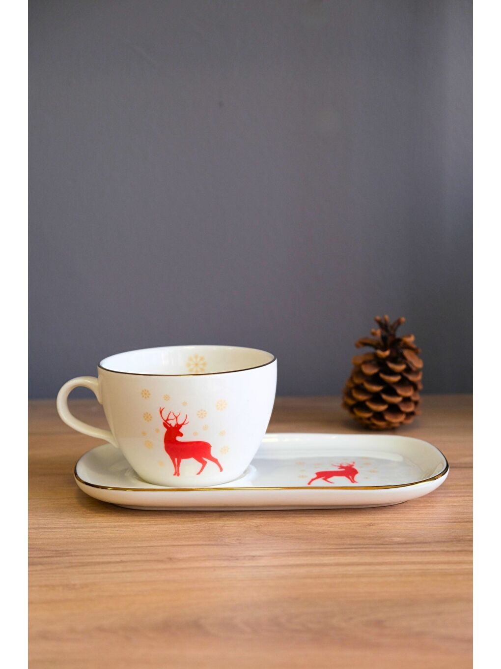 Ekru Porselen Altın Yaldızlı Geyik Kahve Sunum Seti 2 Parça