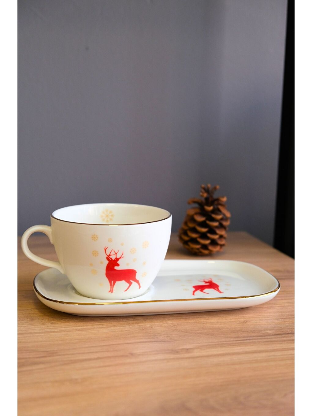 Ekru Porselen Altın Yaldızlı Geyik Kahve Sunum Seti 2 Parça-1