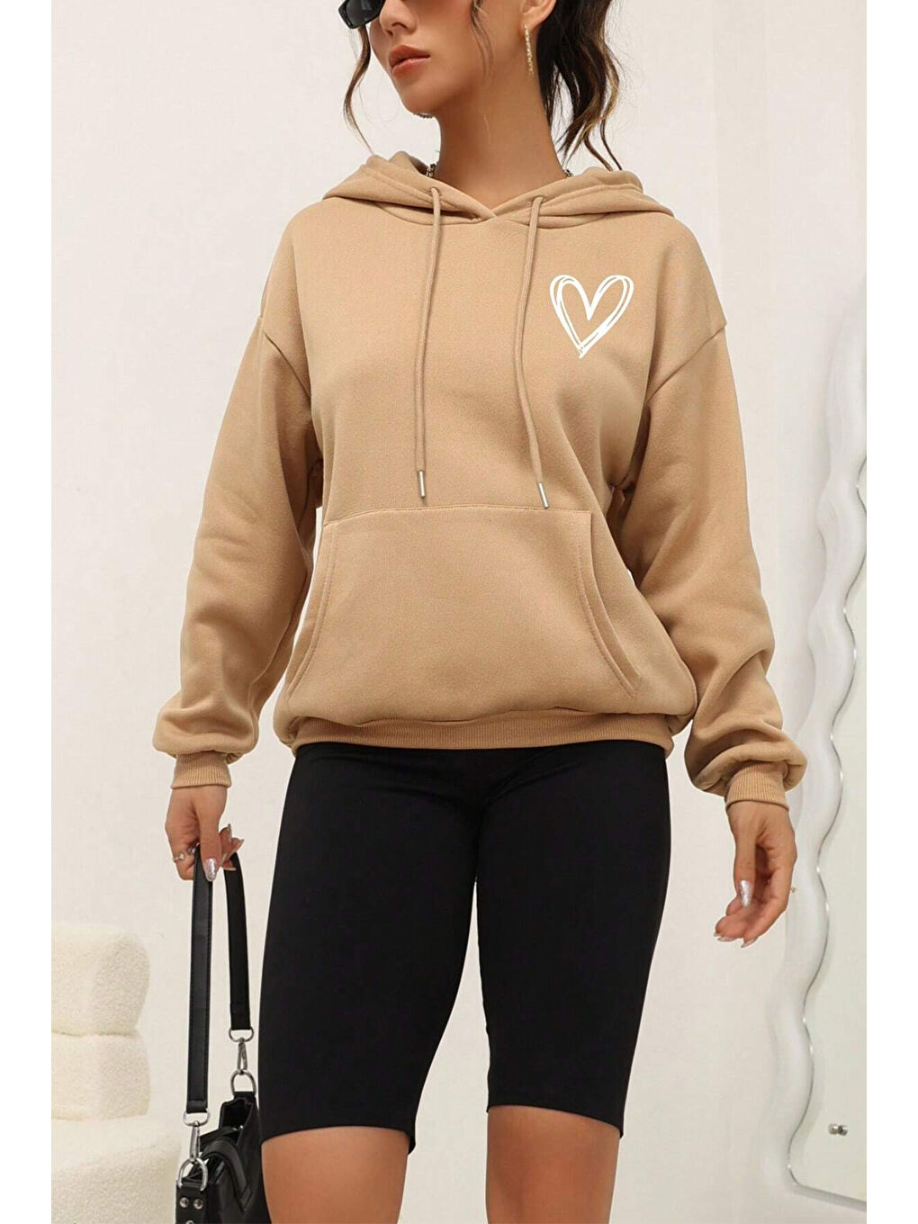 uyguntarz Bej Unisex Heart Baskılı Oversize Sweatshirt - 1