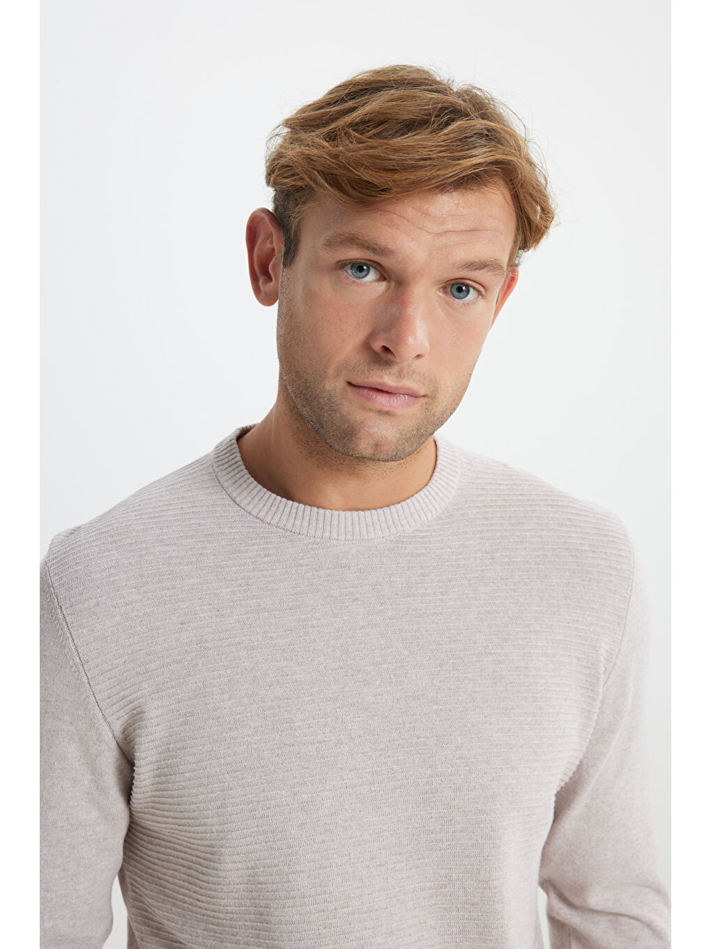 Erkek Bej Melanj Pamuklu Standart Fit Normal Kesim Bisiklet Yaka Jakarlı Triko Kazak-3